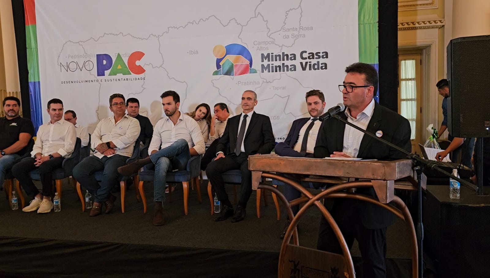 Aconteceu no último dia (26) em Araxá um importante evento promovido pela AMPLA/CIMPLA sobre o novo PAC e o Programa Minha Casa Minha Vida, no Tauá Grande Hotel.